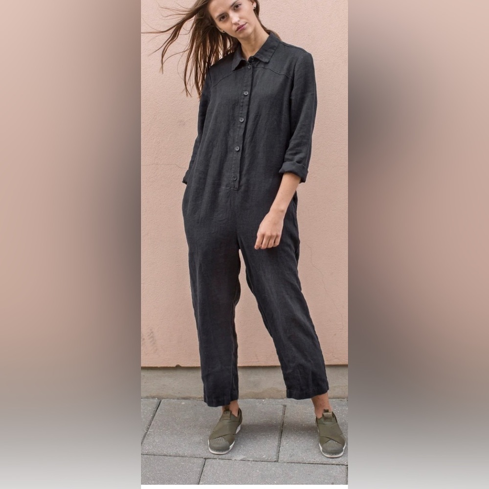 COPY - 100% LINEN BLACK JUMPSUIT​